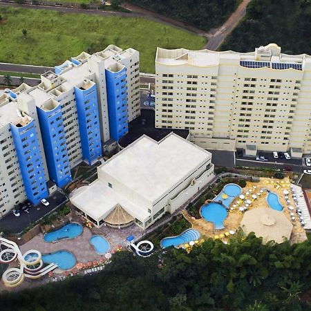 Golden Dolphin Grand Hotel - Mondial Tur Caldas Novas Bagian luar foto